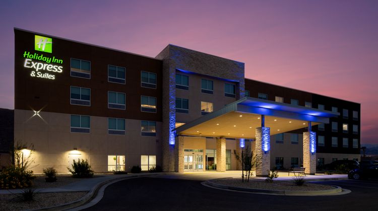 Holiday Inn Express & Suites Bullhead Exterior