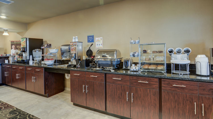 Cobblestone Inn & Suites Kersey Restaurant