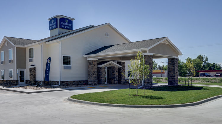 Cobblestone Inn & Suites Kersey Exterior