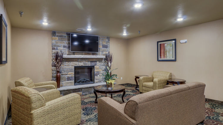 Cobblestone Inn & Suites Kersey Lobby