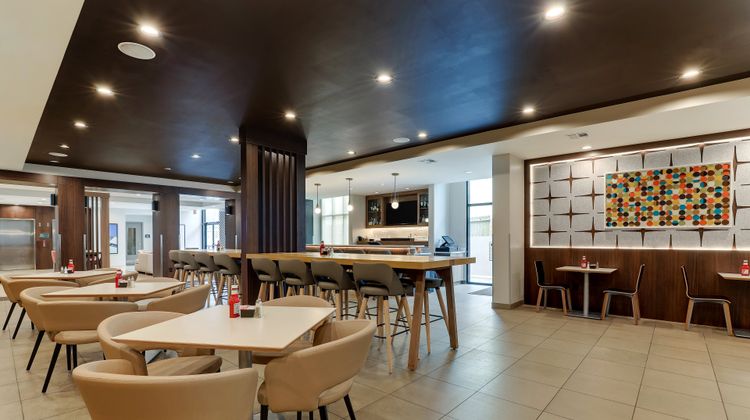 Holiday Inn Mobile - Airport Restaurant