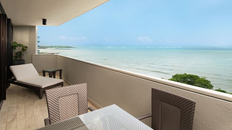 <b>Sheraton Santo Domingo Hotel Suite</b>. Images powered by <a href="https://www.leonardoworldwide.com/" title="Leonardo Worldwide" target="_blank">Leonardo</a>.