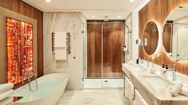 <b>Intercontinental Athenee Palace Room</b>. Images powered by <a href="https://www.leonardoworldwide.com/" title="Leonardo Worldwide" target="_blank">Leonardo</a>.