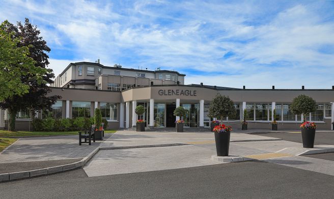 The Gleneagle Hotel & Apartments Exterior