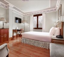 Hotel Inglaterra Room