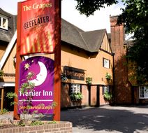 Premier Inn London Hayes Heathrow(North) Exterior