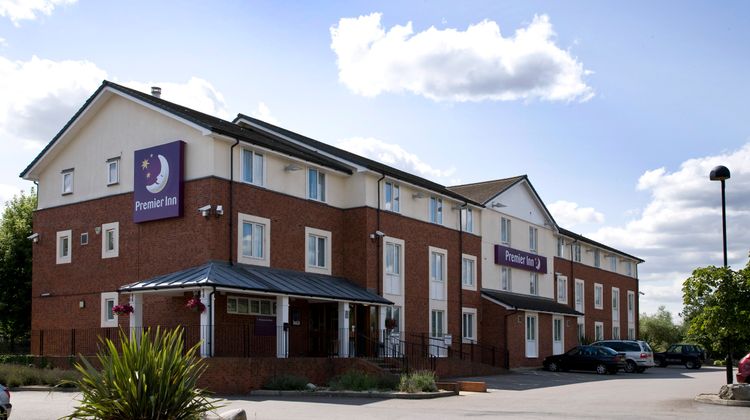 Premier Inn Basildon Festival Park Exterior