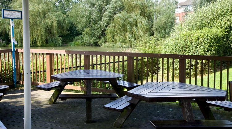 Premier Inn Basildon Festival Park Exterior
