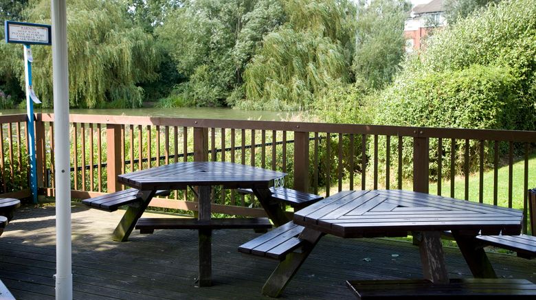 <b>Premier Inn Basildon Festival Park Exterior</b>. Images powered by <a href="https://www.leonardoworldwide.com/" title="Leonardo Worldwide" target="_blank">Leonardo</a>.