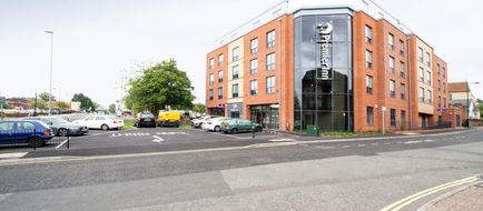 Premier Inn Basingstoke Town Centre Exterior