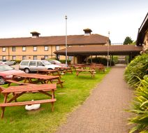 Premier Inn Basingstoke West (Churchill) Exterior