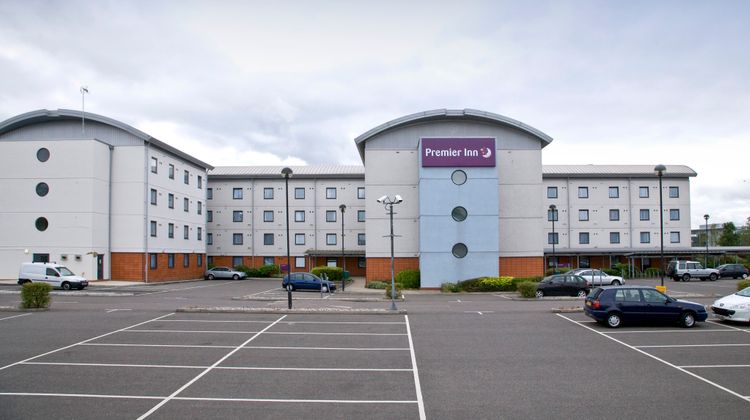 Premier Inn London Enfield Exterior