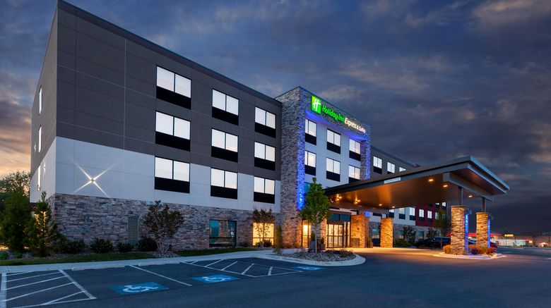 <b>Holiday Inn Express & Suites Brunswick Exterior</b>. Images powered by <a href="https://www.leonardoworldwide.com/" title="Leonardo Worldwide" target="_blank">Leonardo</a>.