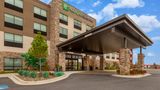 Holiday Inn Express & Suites Brunswick Exterior
