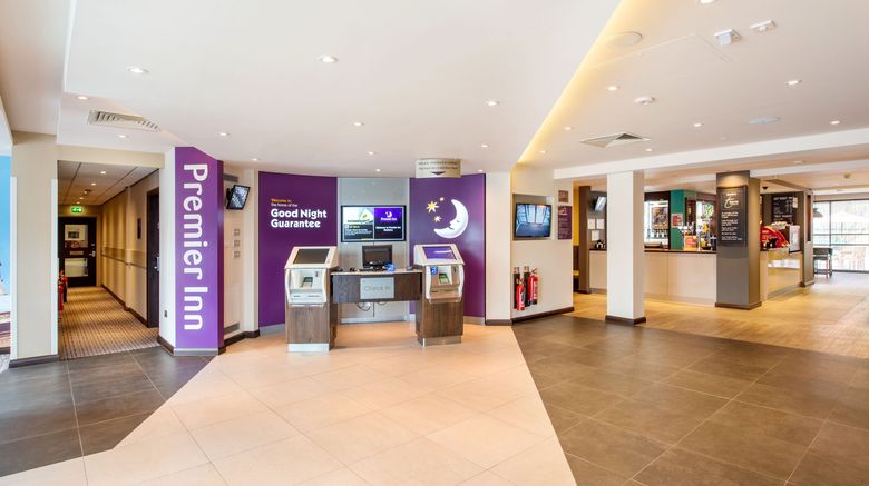 <b>Premier Inn Banbury M40, J11 Lobby</b>. Images powered by <a href="https://www.leonardoworldwide.com/" title="Leonardo Worldwide" target="_blank">Leonardo</a>.