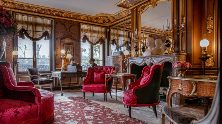<b>La Reserve Paris Hotel and Spa Meeting</b>. Images powered by <a href="https://www.leonardoworldwide.com/" title="Leonardo Worldwide" target="_blank">Leonardo</a>.
