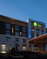 Holiday Inn Express & Suites Hollister