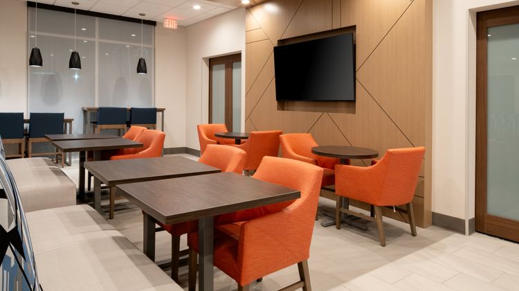 Holiday Inn Express & Suites Hollister Restaurant