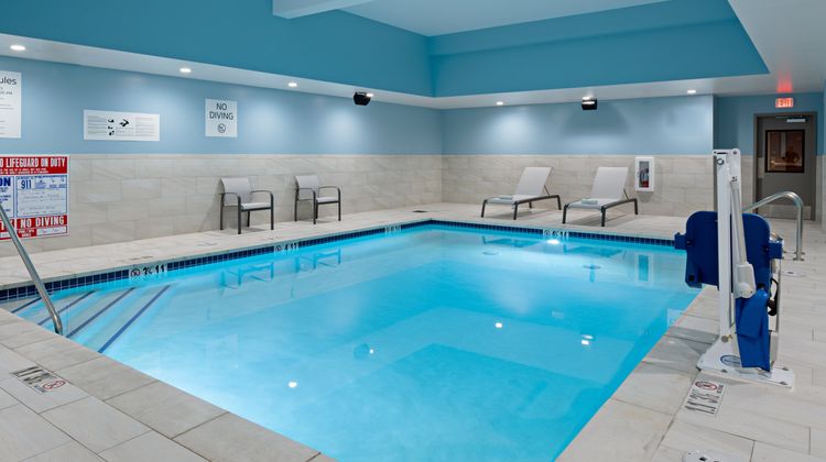 Holiday Inn Express & Suites Hollister Pool