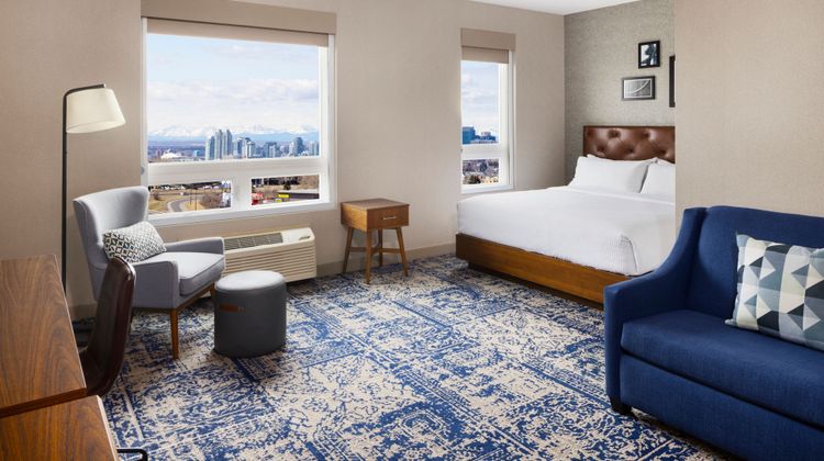 Four Points by Sheraton Calgary Airport Room