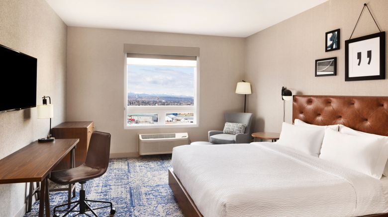 <b>Four Points by Sheraton Calgary Airport Room</b>. Images powered by <a href="https://www.leonardoworldwide.com/" title="Leonardo Worldwide" target="_blank">Leonardo</a>.