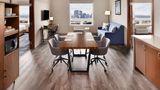 Four Points by Sheraton Calgary Airport Suite