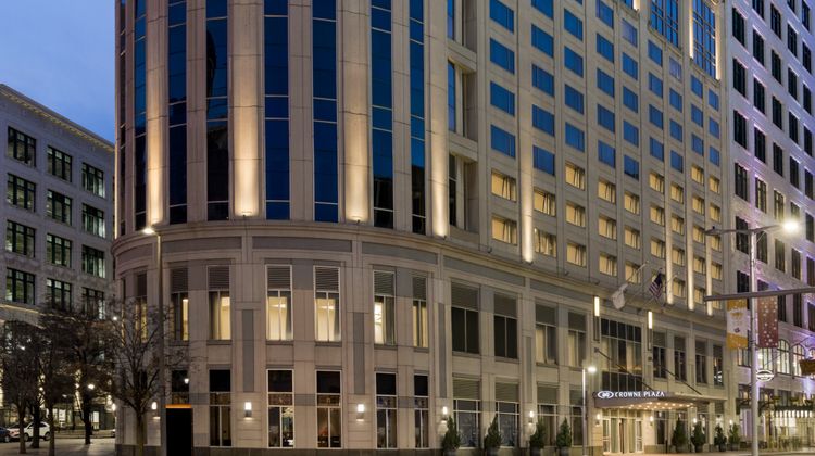 Crowne Plaza Cleveland at Playhouse Sq Exterior