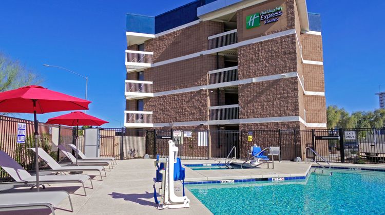 Holiday Inn Express & Stes Phoenix-Tempe Pool