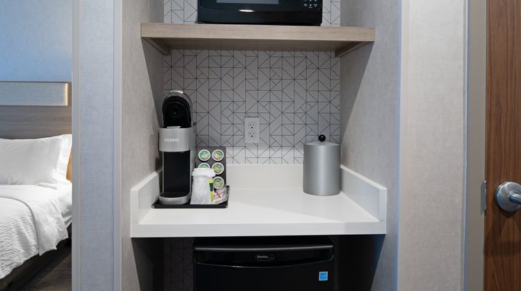 Holiday Inn Express & Suites Hollister Room