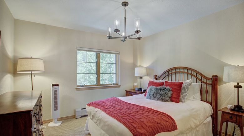 <b>St James Place Room</b>. Images powered by <a href="https://www.leonardoworldwide.com/" title="Leonardo Worldwide" target="_blank">Leonardo</a>.