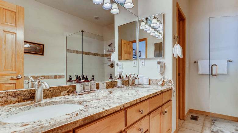 <b>Forest Condominiums Room</b>. Images powered by <a href="https://www.leonardoworldwide.com/" title="Leonardo Worldwide" target="_blank">Leonardo</a>.