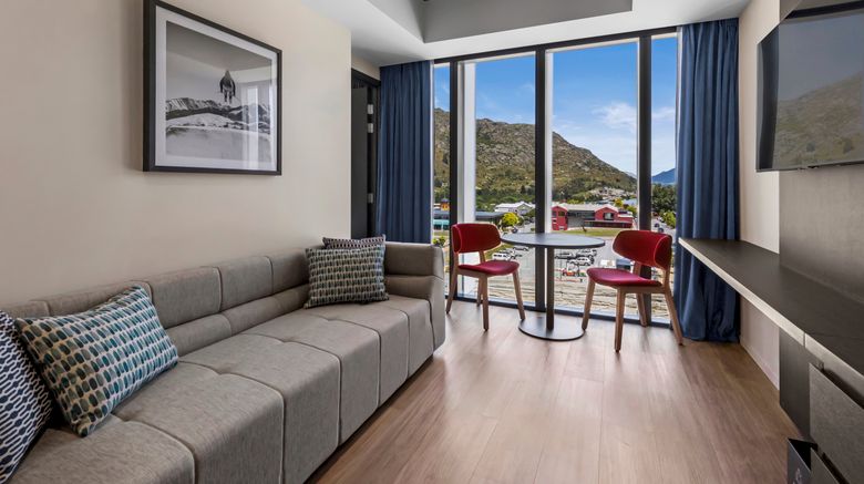 <b>Holiday Inn Remarkables Park Suite</b>. Images powered by <a href="https://www.leonardoworldwide.com/" title="Leonardo Worldwide" target="_blank">Leonardo</a>.