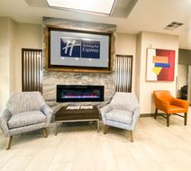 Holiday Inn Express Hotel & Suites Lobby
