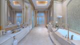 <b>Emirates Palace Mandarin Oriental Room</b>. Images powered by <a href="https://www.leonardoworldwide.com/" title="Leonardo Worldwide" target="_blank">Leonardo</a>.
