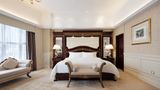Crowne Plaza Hotel & Suites Landmark Room