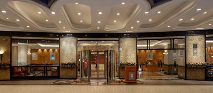 Crowne Plaza Hotel & Suites Landmark Exterior