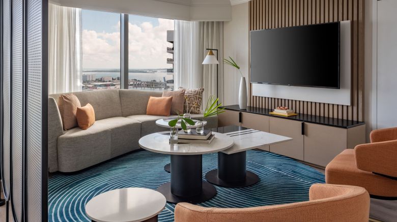 <b>Miami Marriott Biscayne Bay Room</b>. Images powered by <a href="https://www.leonardoworldwide.com/" title="Leonardo Worldwide" target="_blank">Leonardo</a>.