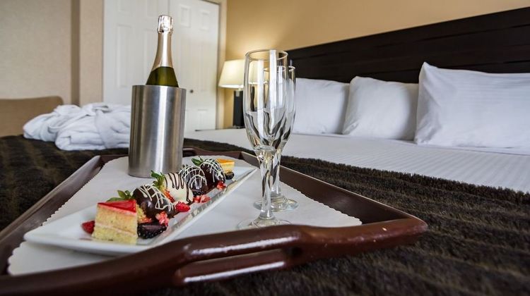Sawridge Inn Edmonton South Suite