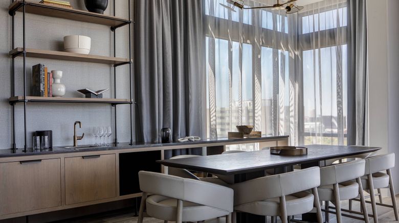 <b>Marriott Dallas Uptown Suite</b>. Images powered by <a href="https://www.leonardoworldwide.com/" title="Leonardo Worldwide" target="_blank">Leonardo</a>.