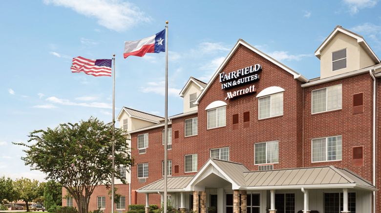 <b>Fairfield Inn & Suites, The Woodlands Exterior</b>. Images powered by <a href="https://www.leonardoworldwide.com/" title="Leonardo Worldwide" target="_blank">Leonardo</a>.