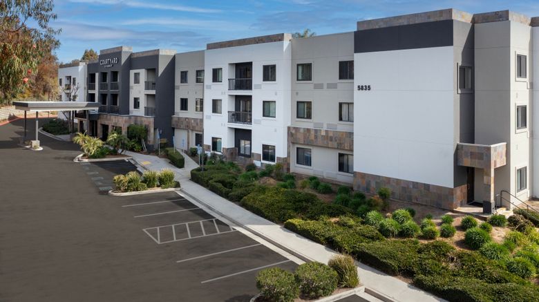 <b>Courtyard by Marriott San Diego Carlsbad Exterior</b>. Images powered by <a href="https://www.leonardoworldwide.com/" title="Leonardo Worldwide" target="_blank">Leonardo</a>.