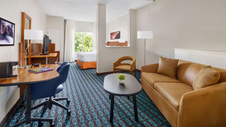 <b>Fairfield Inn & Suites, The Woodlands Suite</b>. Images powered by <a href="https://www.leonardoworldwide.com/" title="Leonardo Worldwide" target="_blank">Leonardo</a>.