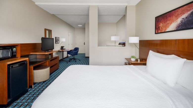 <b>Fairfield Inn & Suites, The Woodlands Suite</b>. Images powered by <a href="https://www.leonardoworldwide.com/" title="Leonardo Worldwide" target="_blank">Leonardo</a>.