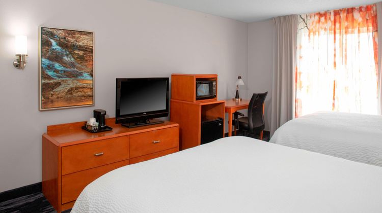 Fairfield Inn & Suites Gadsden Room