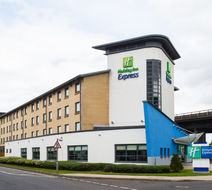 Holiday Inn Express Glasgow Airport Exterior