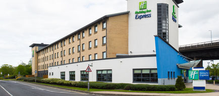 Holiday Inn Express Glasgow Airport Exterior