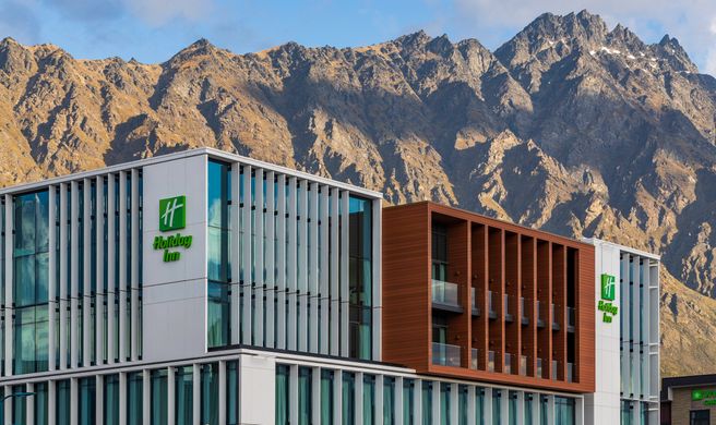 Holiday Inn Remarkables Park Exterior
