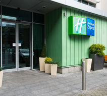 Holiday Inn Express City Centre Exterior