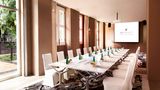 <b>JW Marriott Hotel Singapore South Beach Meeting</b>. Images powered by <a href="https://www.leonardoworldwide.com/" title="Leonardo Worldwide" target="_blank">Leonardo</a>.