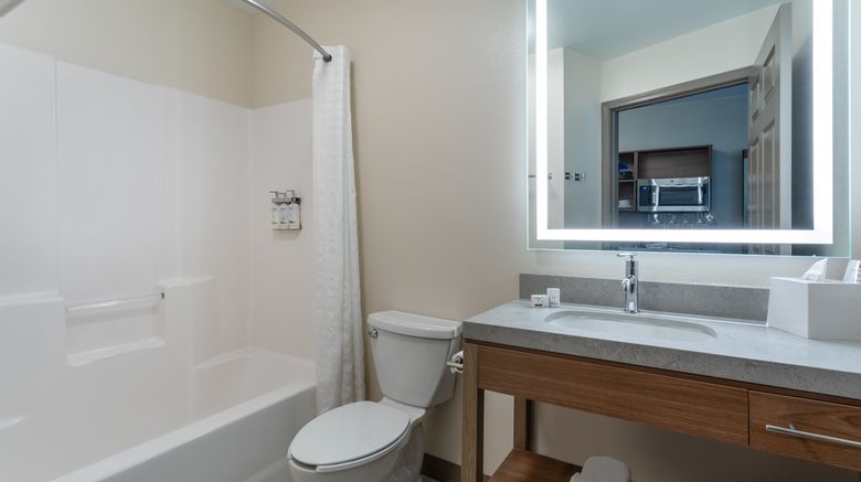 <b>Candlewood Suites Sioux Falls Room</b>. Images powered by <a href="https://www.leonardoworldwide.com/" title="Leonardo Worldwide" target="_blank">Leonardo</a>.